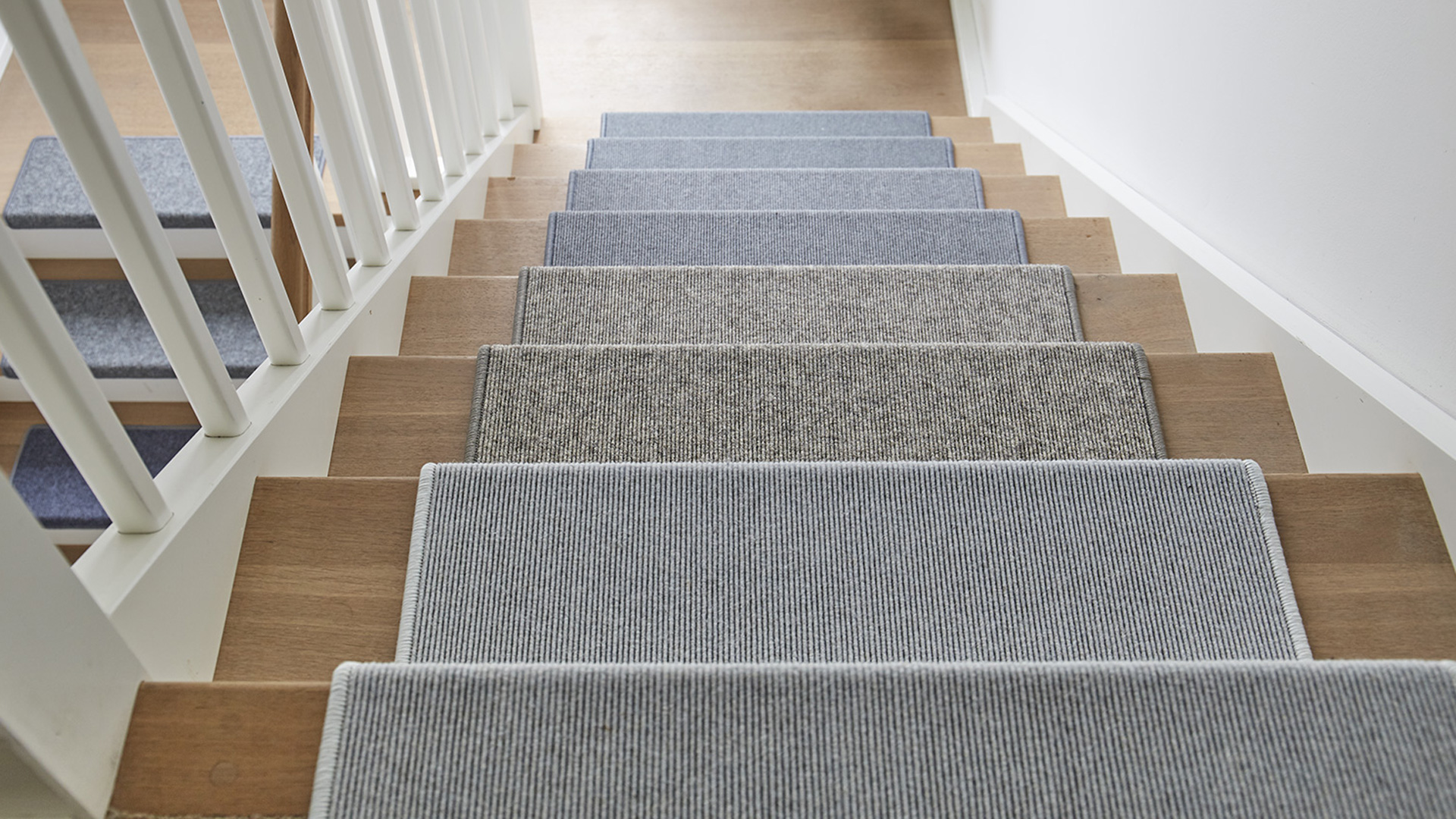 Vervolgen Schaken filter Tretford traptreden en tapijtplinten zijn de exclusieve accessoires voor  elk tapijt en elke trap | teppich-natur/nl